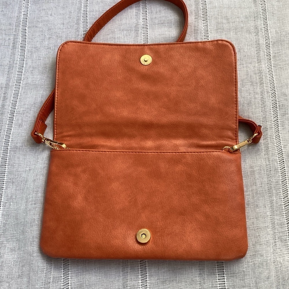 Urban Expressions  NWOT orange woven vegan shoulder bag. - Picture 4 of 12